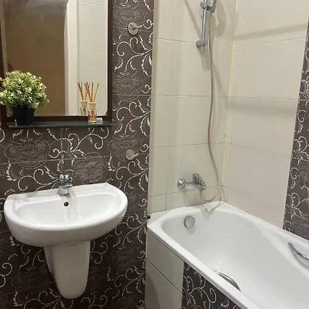 центр львова 2 кімнати вулиця піша 1 Lviv