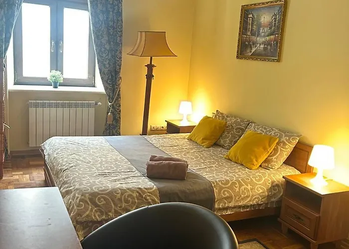 центр львова 2 кімнати вулиця піша 1 דירה לבוב