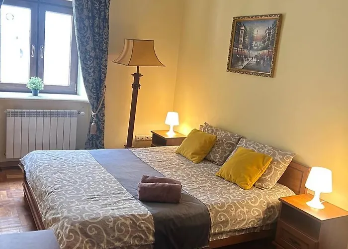 центр львова 2 кімнати вулиця піша 1 * Lviv