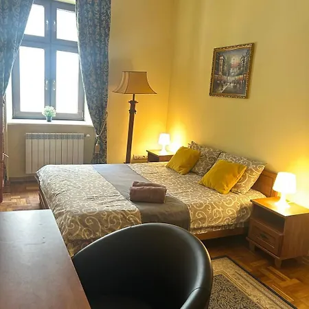 центр львова 2 кімнати вулиця піша 1 Διαμέρισμα Λβιβ